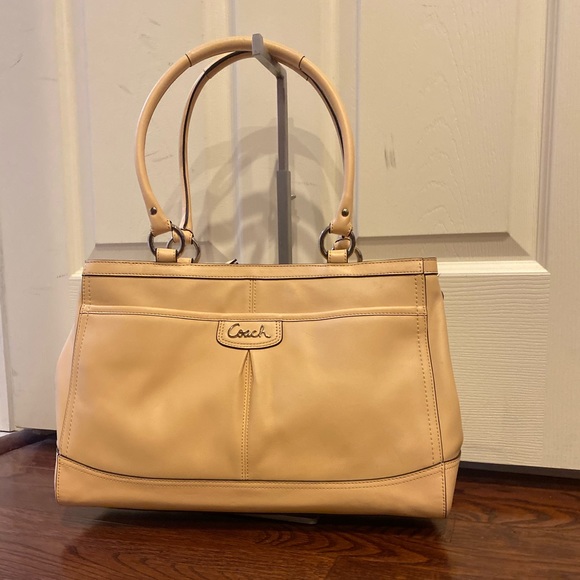 COACH LEATHER TOTE